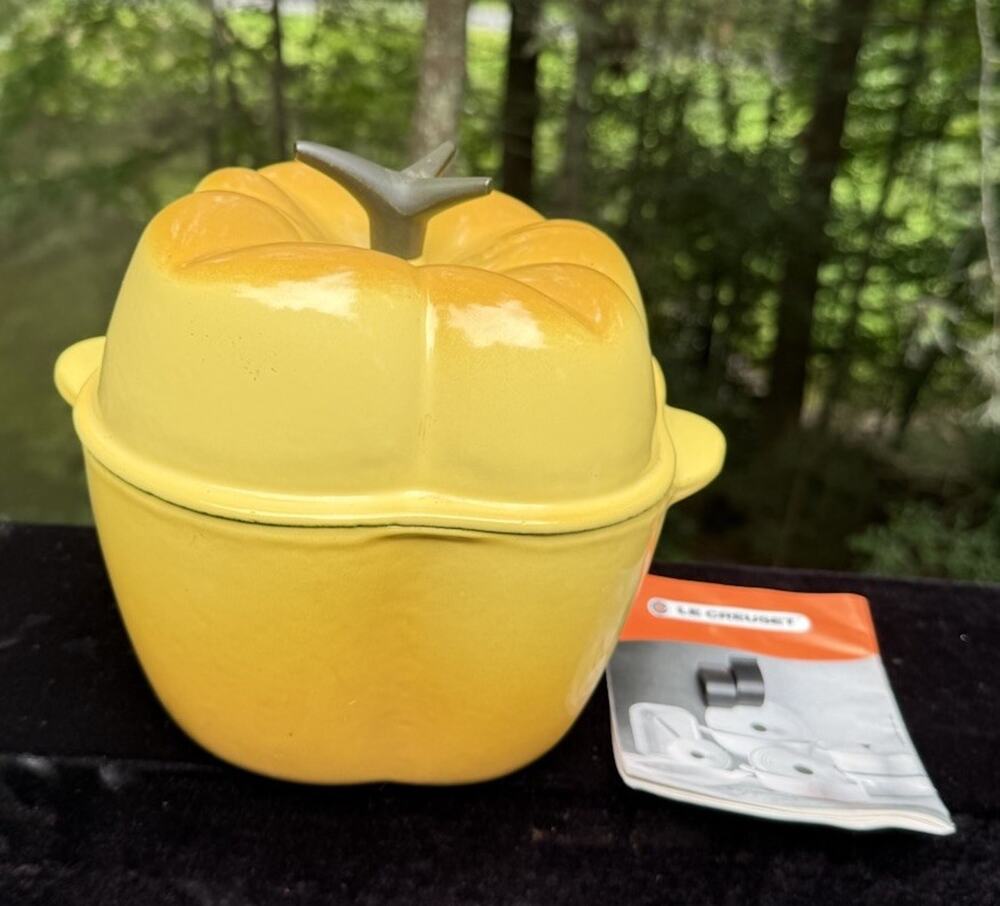 Rare LeCreuset Cast Iron Enamel Dutch Oven-Yellow Pepper 2 1/4 QT Pot, France